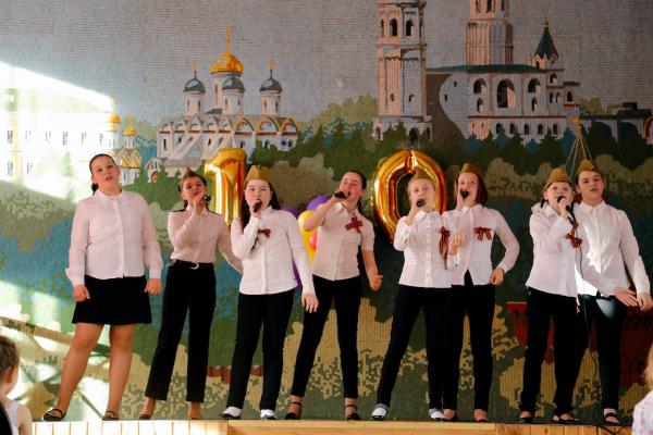 10-ый Юбилейный Отчётный концерт Студии вокала «Хит-Парад» под руководством Аряшевой Оксаны Алексеевны (МОК Марьино №2110, 25 мая 2016)