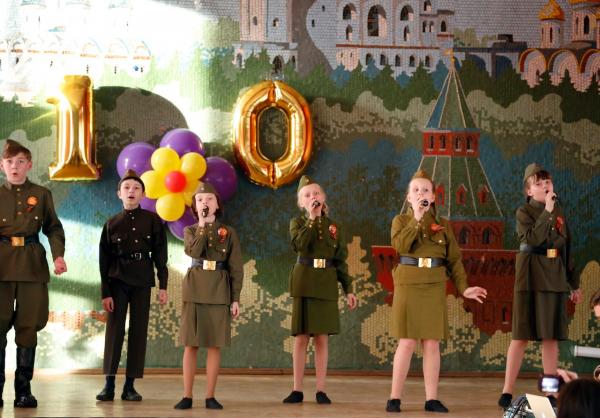 10-ый Юбилейный Отчётный концерт Студии вокала «Хит-Парад» под руководством Аряшевой Оксаны Алексеевны (МОК Марьино №2110, 25 мая 2016)