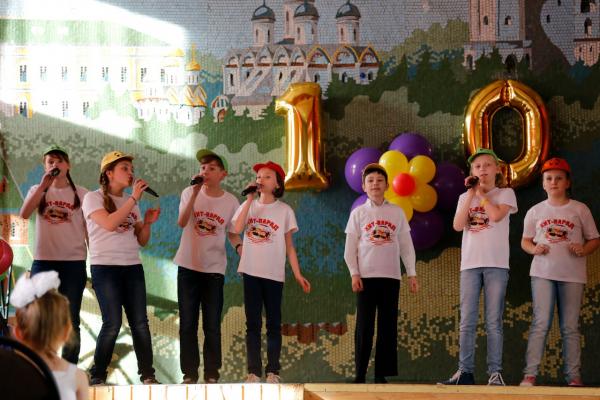 10-ый Юбилейный Отчётный концерт Студии вокала «Хит-Парад» под руководством Аряшевой Оксаны Алексеевны (МОК Марьино №2110, 25 мая 2016)