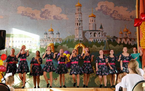 10-ый Юбилейный Отчётный концерт Студии вокала «Хит-Парад» под руководством Аряшевой Оксаны Алексеевны (МОК Марьино №2110, 25 мая 2016)